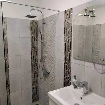 Ujvarosi Lakas Apartment